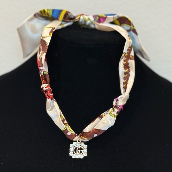 Elegant Silk Scarf Necklace with stamped Pendant - Picture 1 of 3